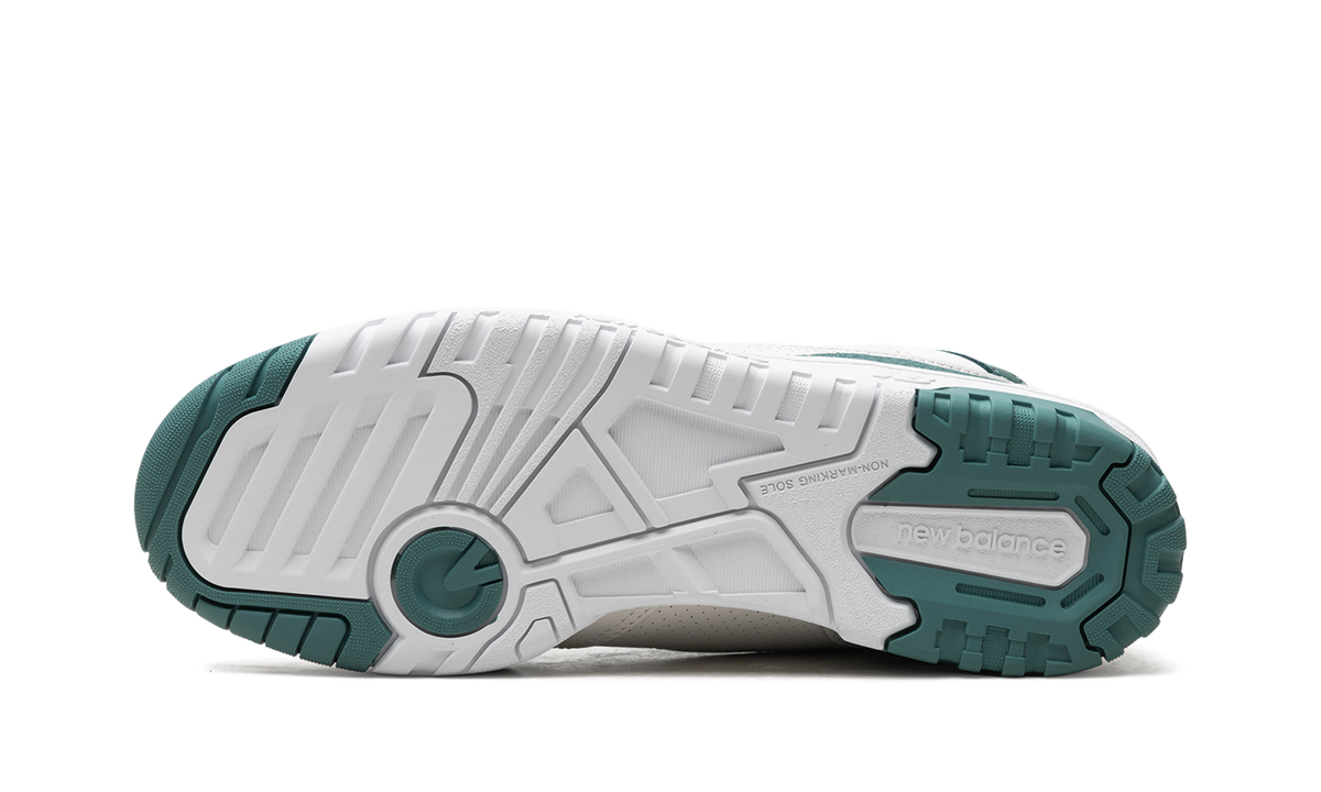 Overkicks - New Balance 550 Reflection New Spruce (Womens) (BBW550BI) - vista superior