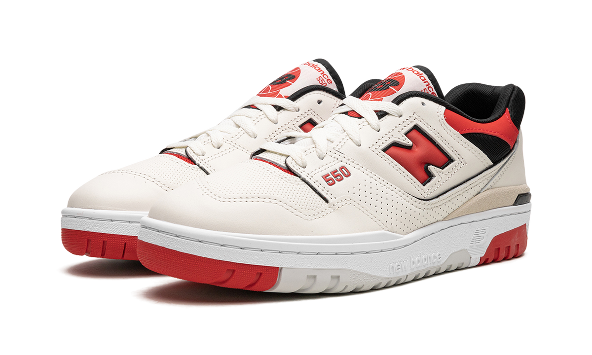 Overkicks - New Balance 550 Sea Salt True Red (BB550VTB) - vista trasera