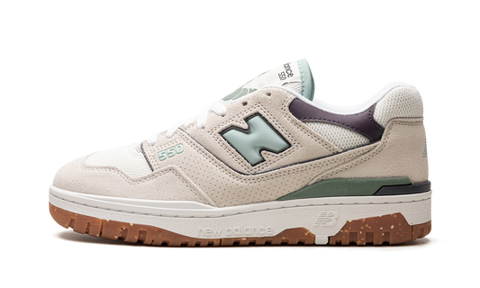 Overkicks - New Balance 550 Sea Salt White Fog (Womens) (BBW550NB) - vista lateral