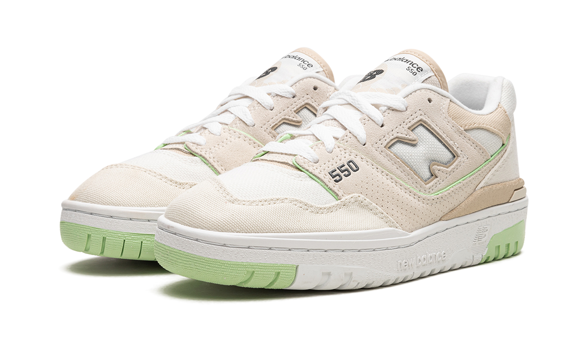 Overkicks - New Balance 550 Turtledove Green Aura (Womens) (BBW550FB) - vista trasera