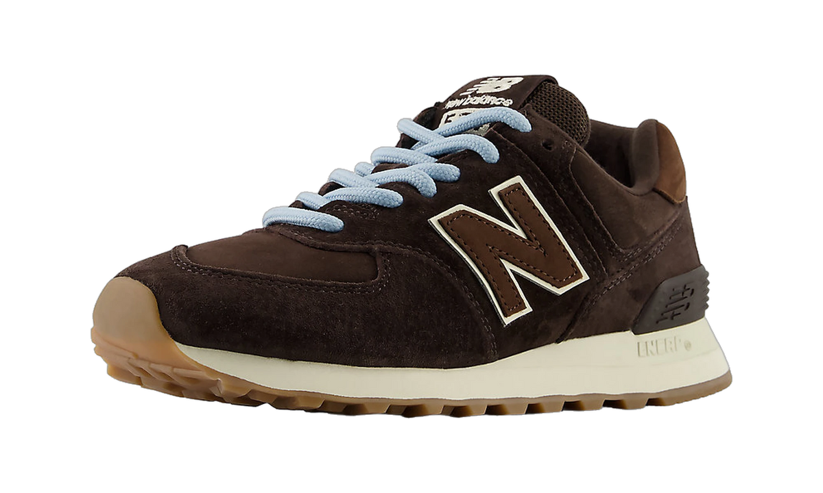 Overkicks - New Balance 574 Black Coffee (Womens) (W57474P) - vista trasera