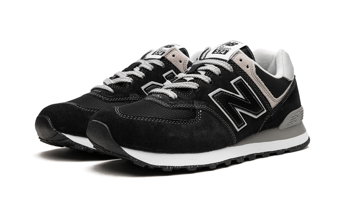 Overkicks - New Balance 574 Black White (ML574EVB) - vista trasera