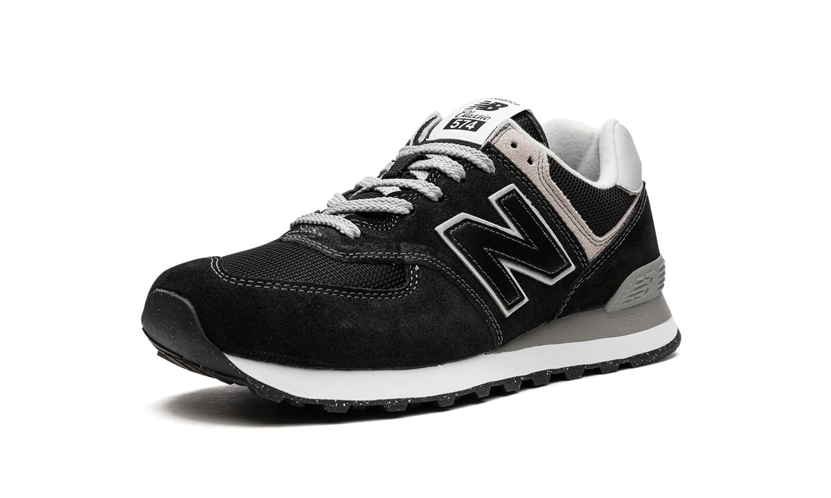 Overkicks - New Balance 574 Black White (ML574EVB) - detalle suela
