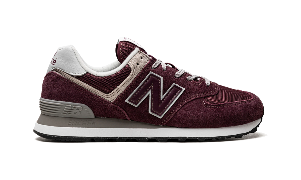 Overkicks - New Balance 574 Burgundy White (ML574EVM) - detalle talón