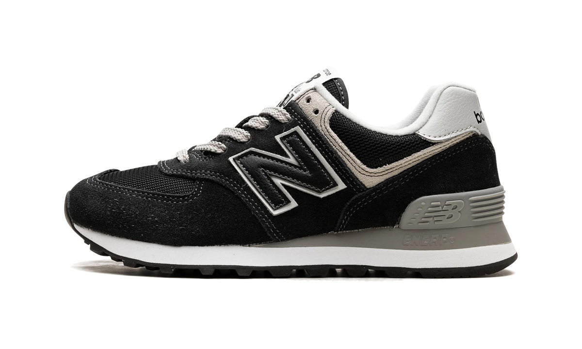Overkicks - New Balance 574 Core Black White (Womens) (WL574EVB) - vista lateral