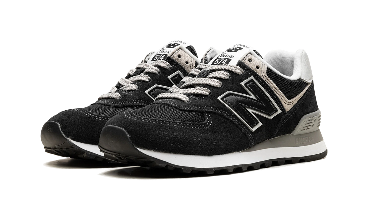 Overkicks - New Balance 574 Core Black White (Womens) (WL574EVB) - vista trasera