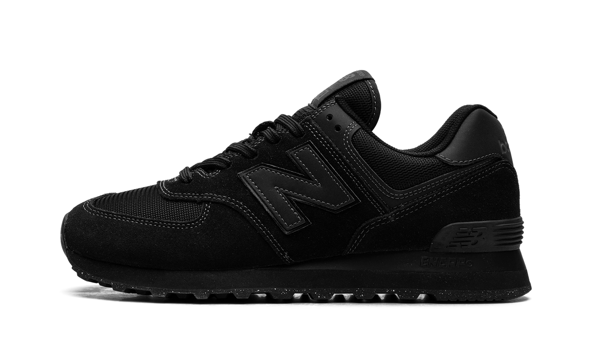 Overkicks - New Balance 574 Triple Black (ML574EVE) - vista lateral