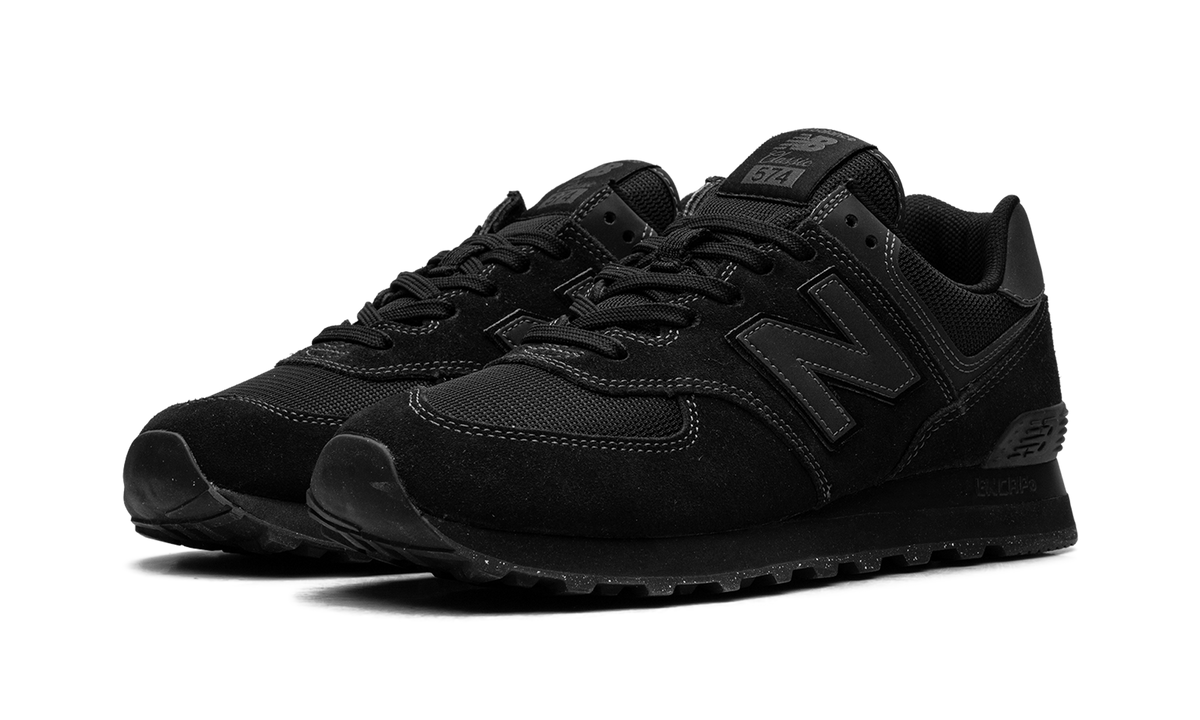 Overkicks - New Balance 574 Triple Black (ML574EVE) - vista trasera
