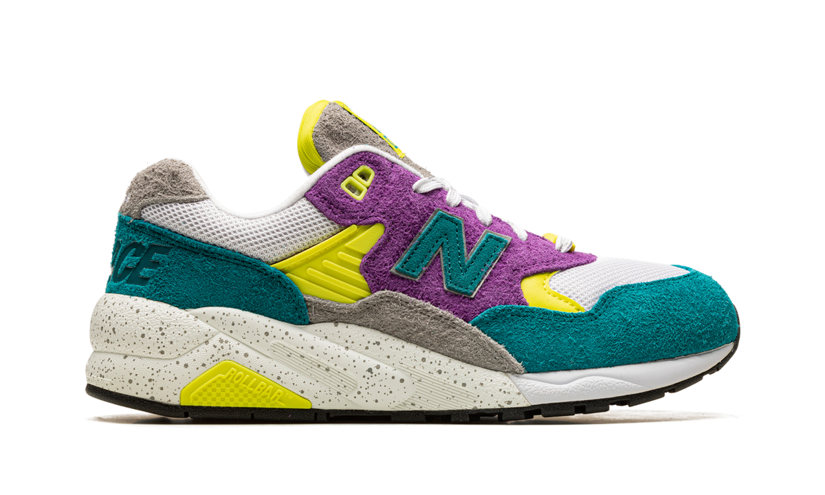 Overkicks - New Balance 580 Palace Pansy Violet (MT580PC2) - detalle talón