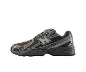New Balance 740
