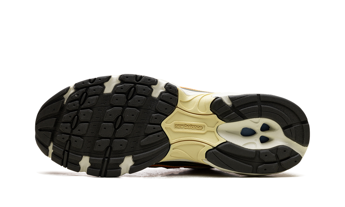 Overkicks - New Balance 740 Concepts Saignée (U740GP2) - vista superior