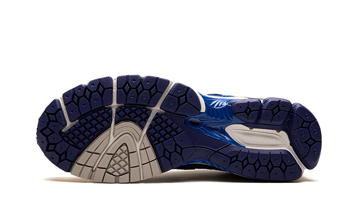 Overkicks - New Balance 860v2 Aime Leon Dore Blue (ML860AM2) - detalle suela
