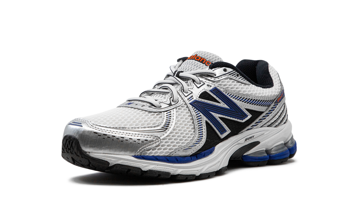 Overkicks - New Balance 860v2 White Team Royal Silver (ML860XB) - detalle suela