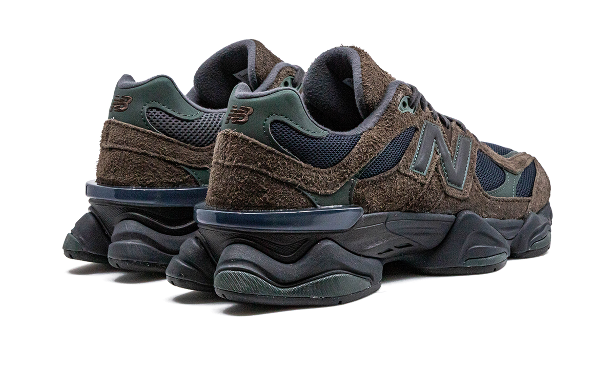 Overkicks - New Balance 9060 Beef and Broccoli (U9060OUT) - par completo