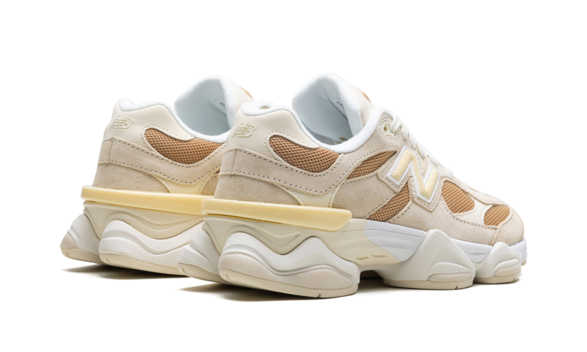 Overkicks - New Balance 9060 Brown Ivory White (U9060FW) - par completo