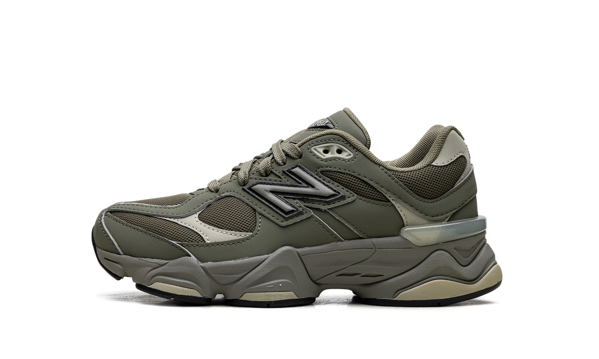 Overkicks - New Balance 9060 Dark Olivine (GS) (GC9060GD) - vista lateral