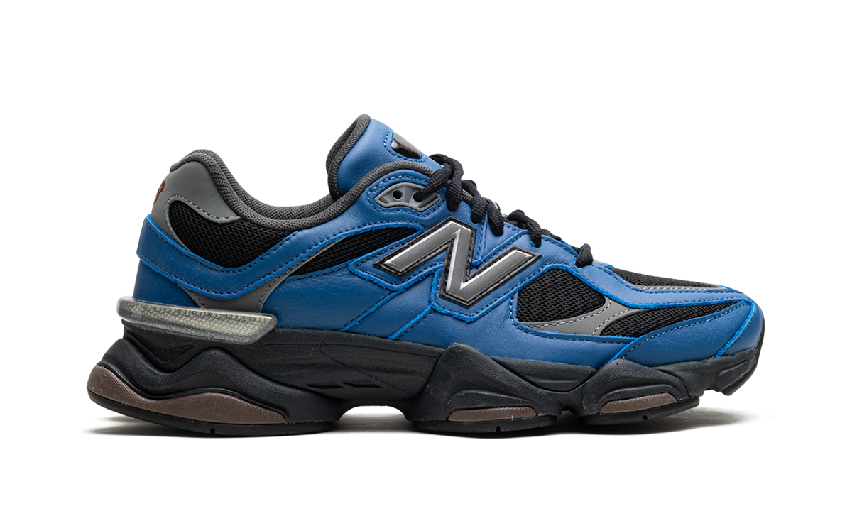 Overkicks - New Balance 9060 Dark Royal Brown (U9060NRH) - detalle talón