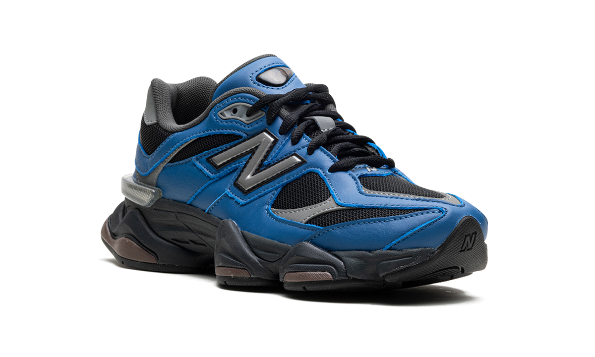 Overkicks - New Balance 9060 Dark Royal Brown (U9060NRH) - detalle lateral interior