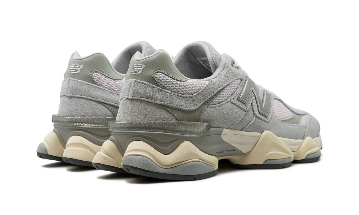 Overkicks - New Balance 9060 Granite Pink (U9060SFB) - par completo