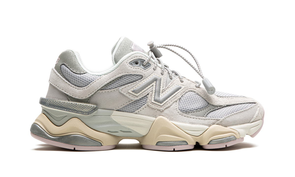 Overkicks - New Balance 9060 Grey Lilac (U9060GM) - detalle talón