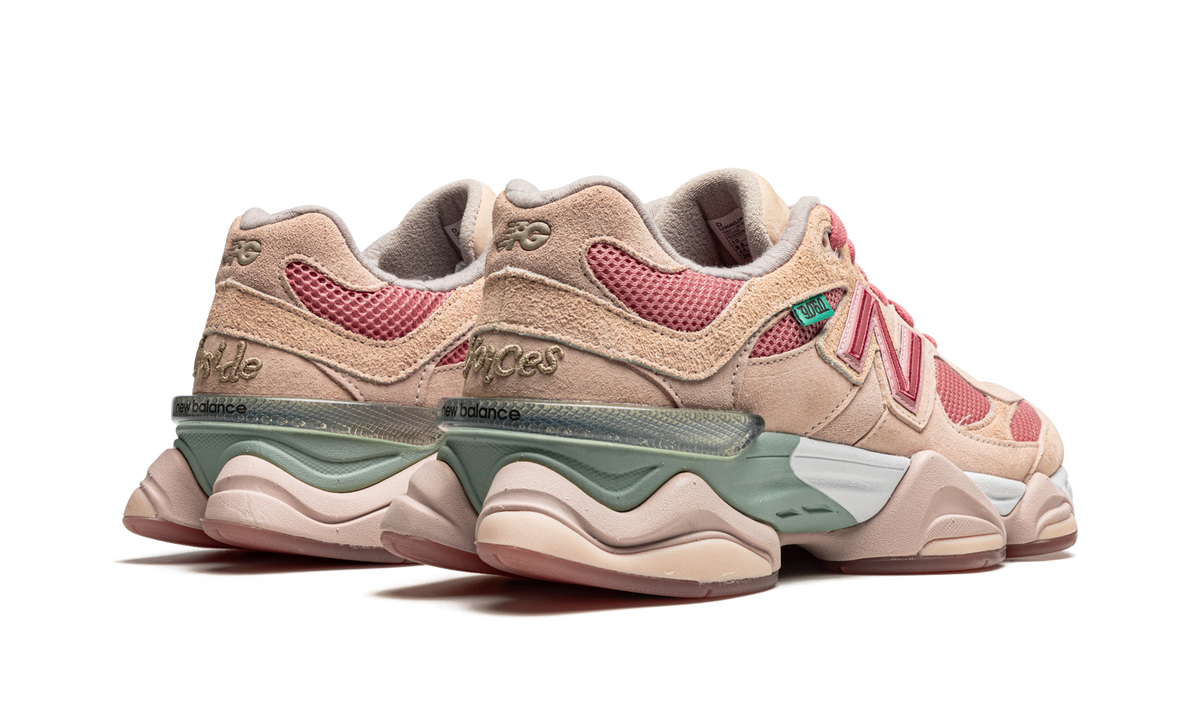 Overkicks - New Balance 9060 Joe Freshgoods Inside Voices Penny Cookie Pink (U9060JF1) - par completo