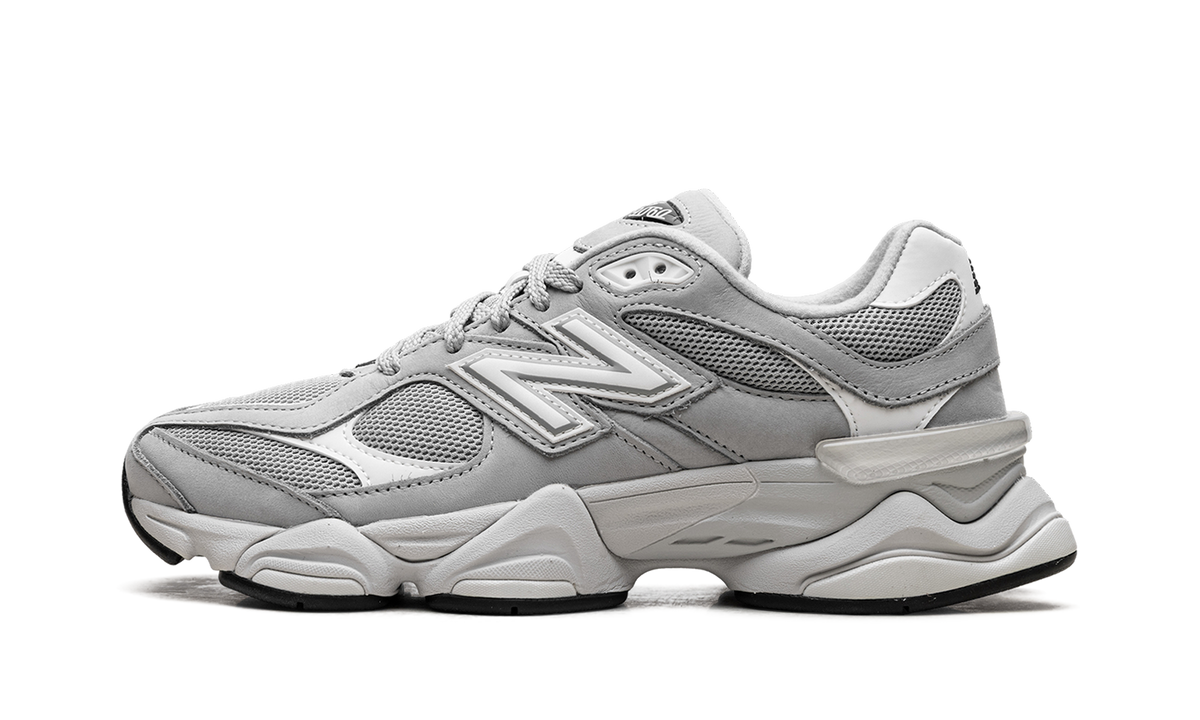 Overkicks - New Balance 9060 Light Grey Silver Metallic (U9060JRG) - vista lateral