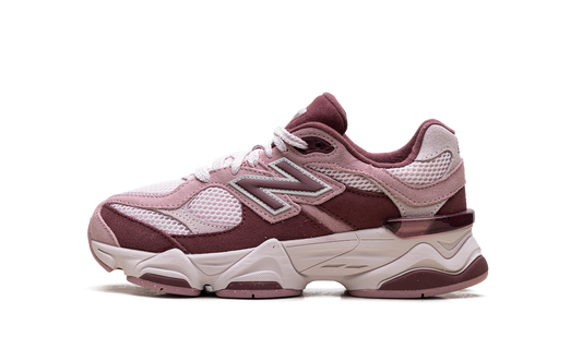 Overkicks - New Balance 9060 Pink Granite Washed Burgundy (GC9060EP) - vista lateral
