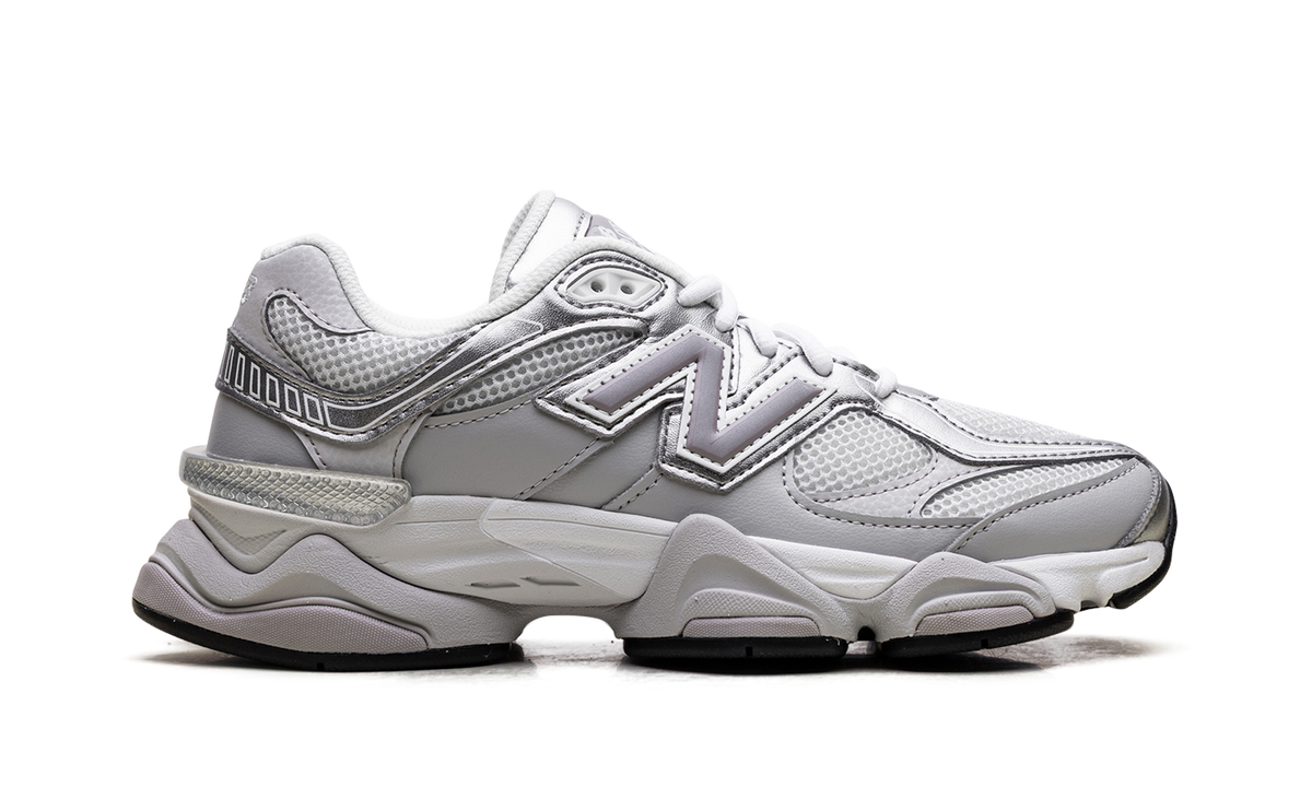 Overkicks - New Balance 9060 Raincloud Truffle Salt (U90606MU) - detalle talón