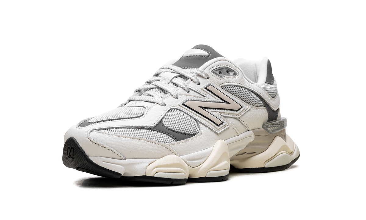 Overkicks - New Balance 9060 Sea Salt Castlerock (U9060AGA) - detalle lateral
