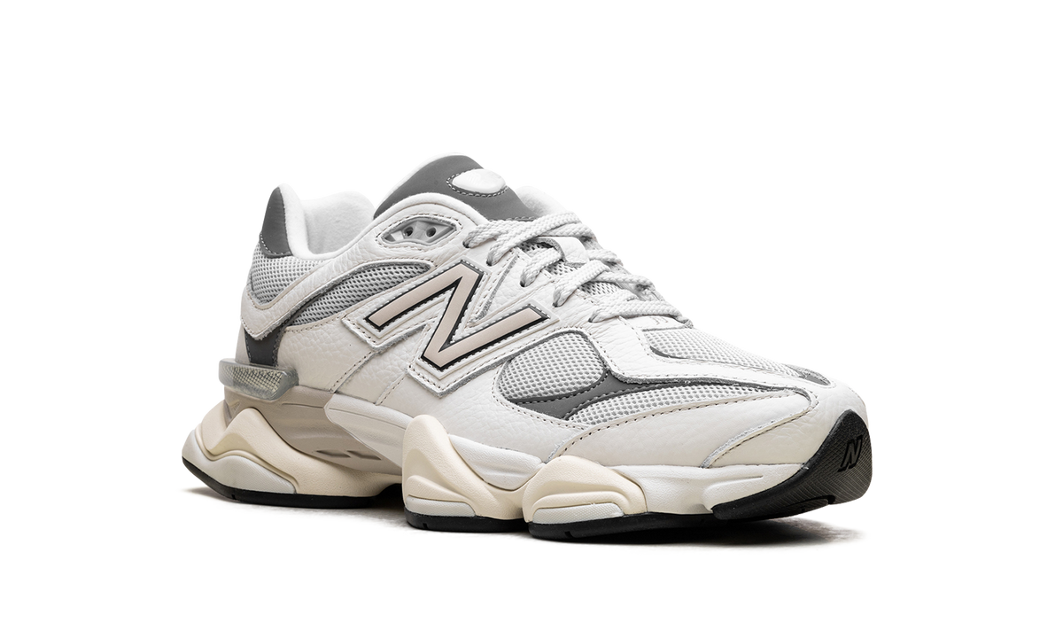 Overkicks - New Balance 9060 Sea Salt Castlerock (U9060AGA) - detalle upper