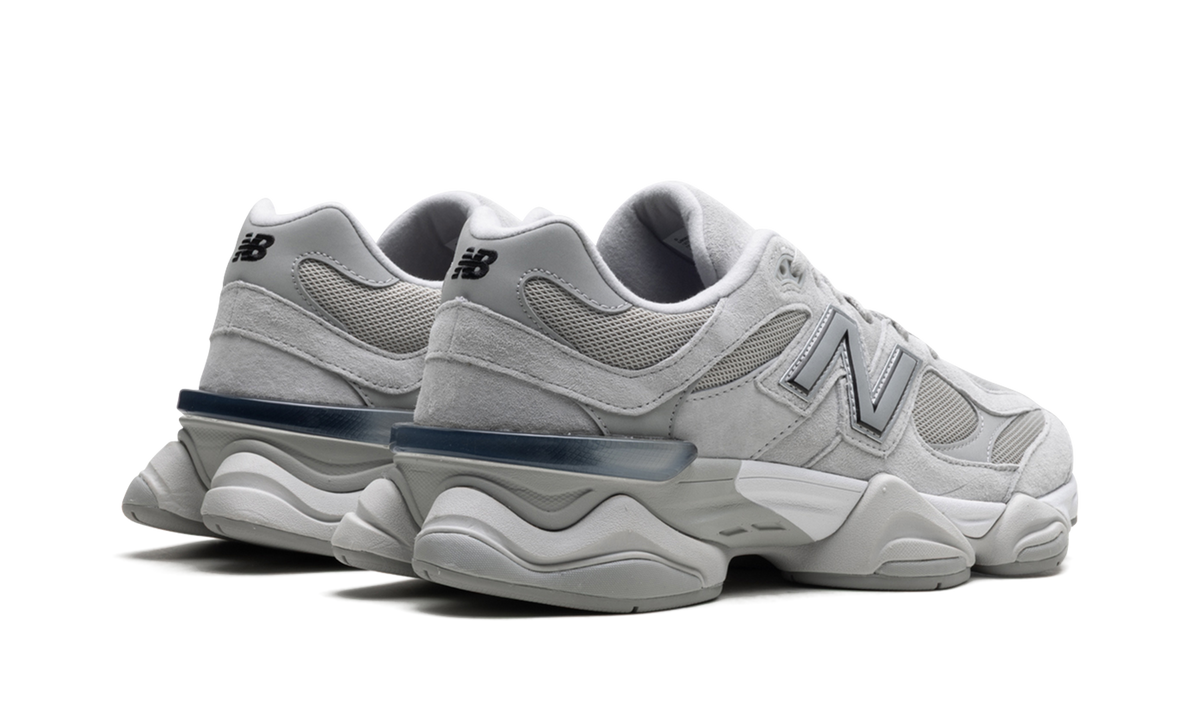 Overkicks - New Balance 9060 Silver Metallic Grey (U9060JGR) - par completo