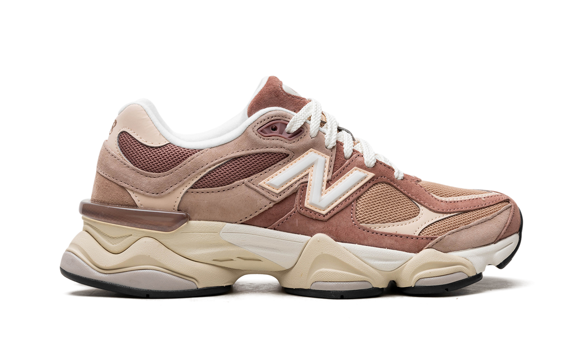 Overkicks - New Balance 9060 Sparrow Flat Taupe (U9060EEH) - detalle talón