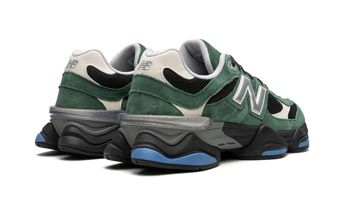Overkicks - New Balance 9060 Team Forest Green (U9060VRA) - par completo