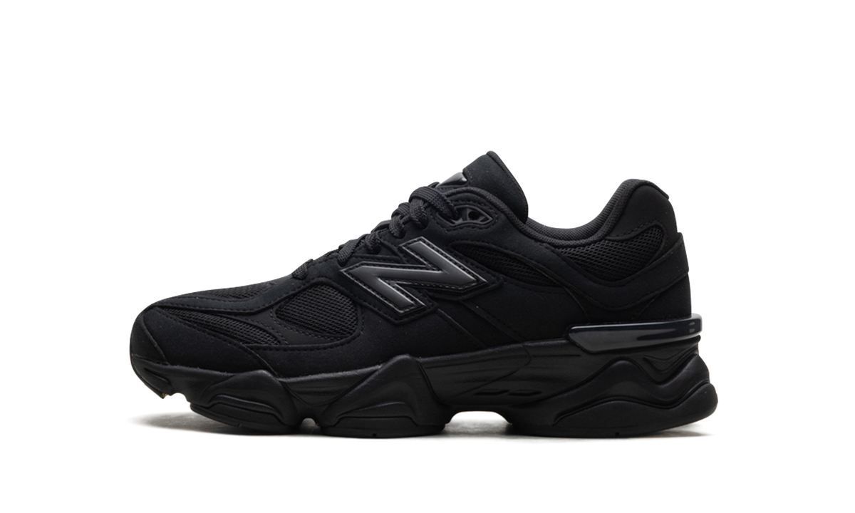 Overkicks - New Balance 9060 Triple Black (GS) (GC9060BB) - vista lateral