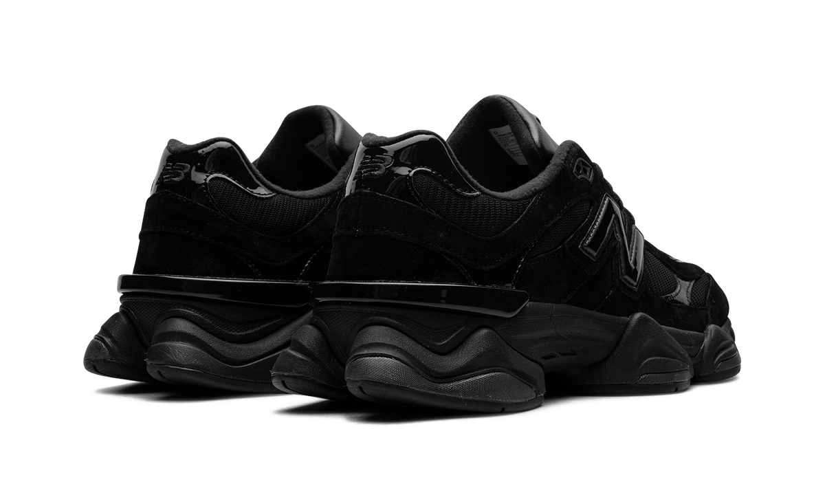 Overkicks - New Balance 9060 Triple Black Patent (U9060ZBO) - par completo