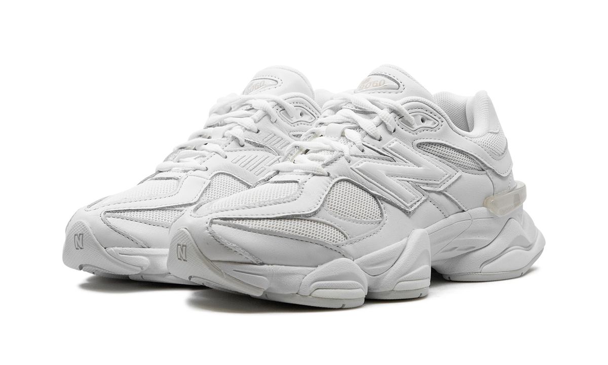 Overkicks - New Balance 9060 Triple White (U9060NRJ) - vista trasera