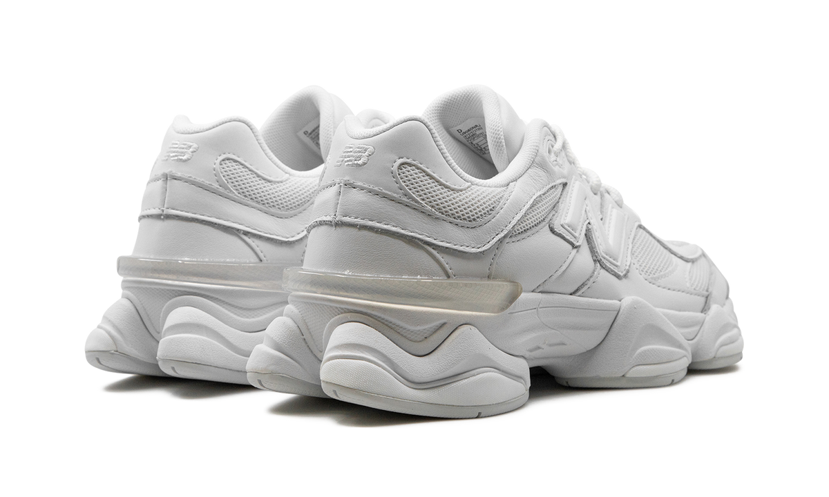 Overkicks - New Balance 9060 Triple White (U9060NRJ) - par completo