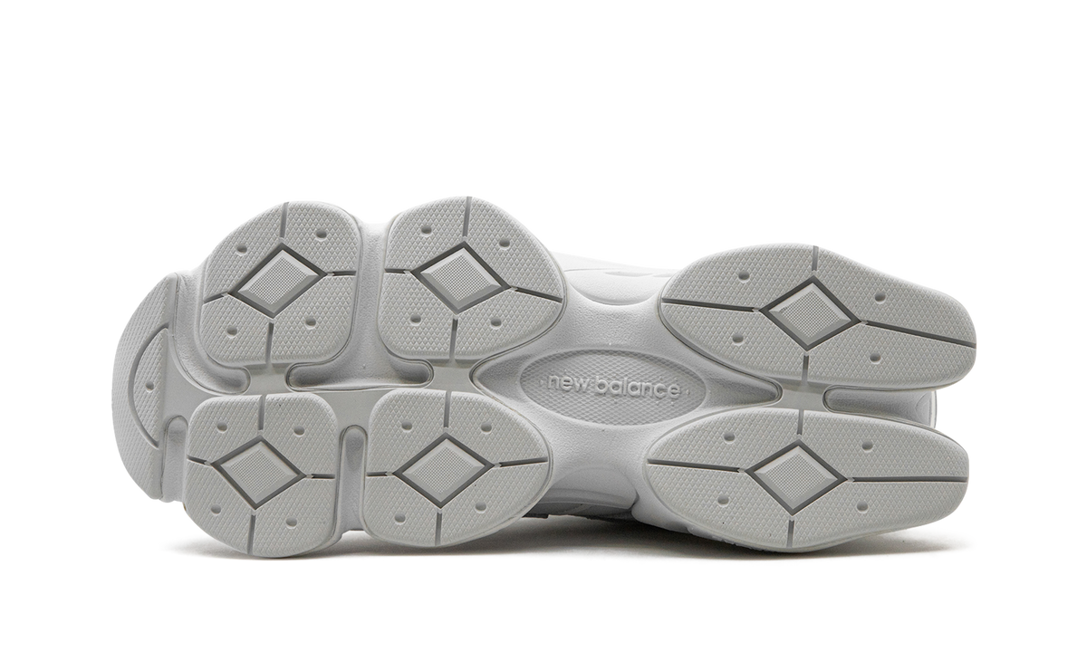 Overkicks - New Balance 9060 Triple White (U9060NRJ) - detalle suela