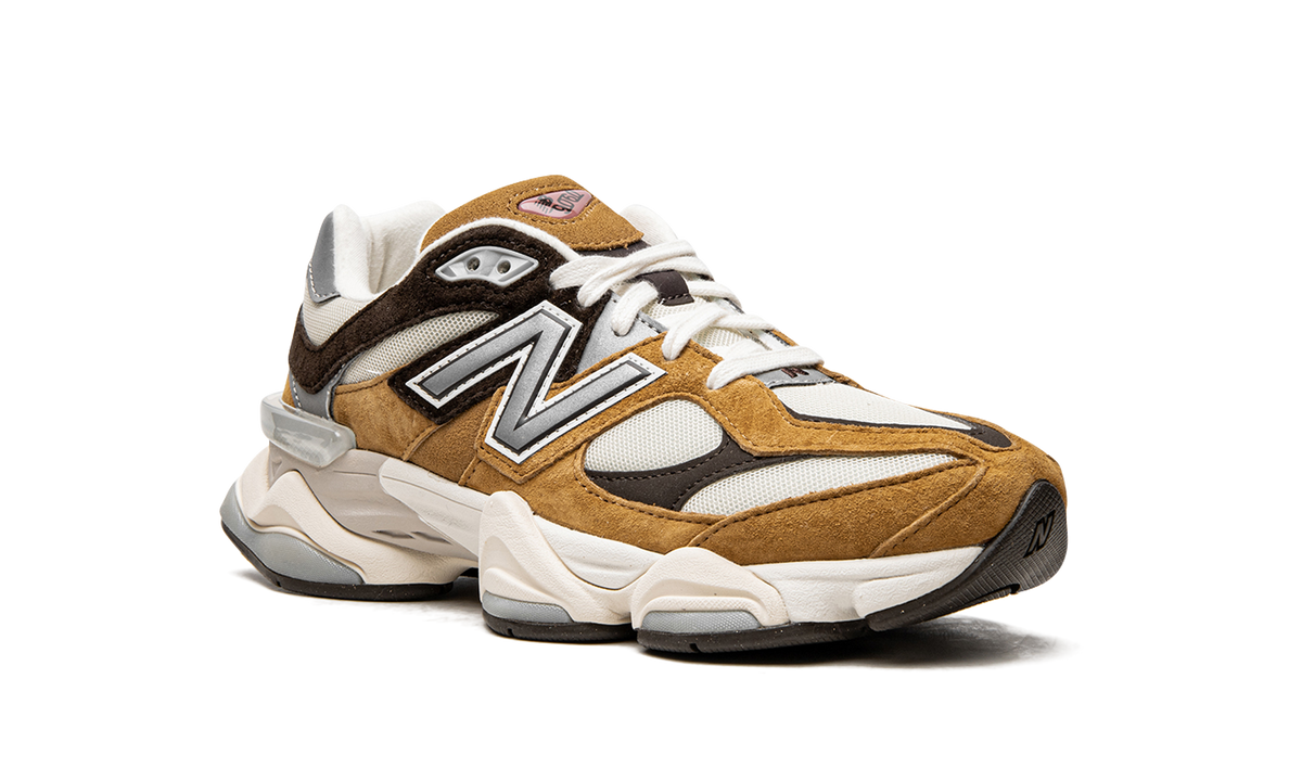 Overkicks - New Balance 9060 Workwear (U9060WOR) - detalle lateral interior