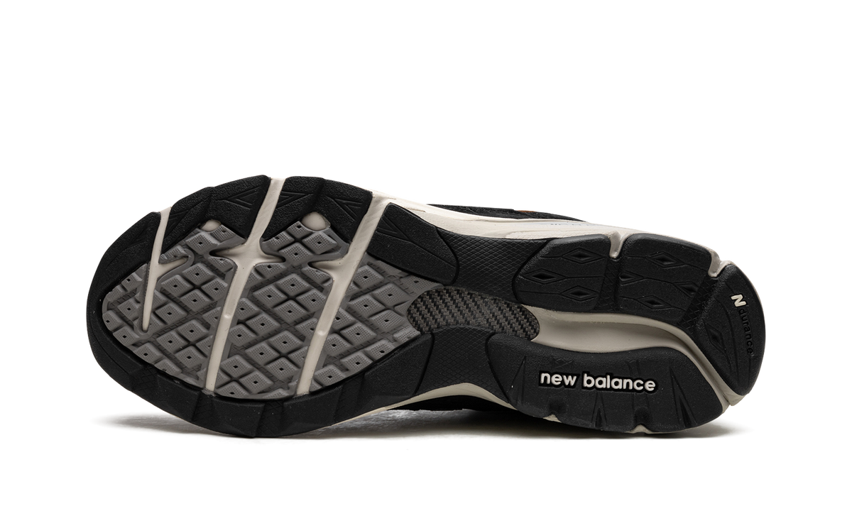 Overkicks - New Balance 990v3 MiUSA Black Tan (M990BB3) - detalle suela