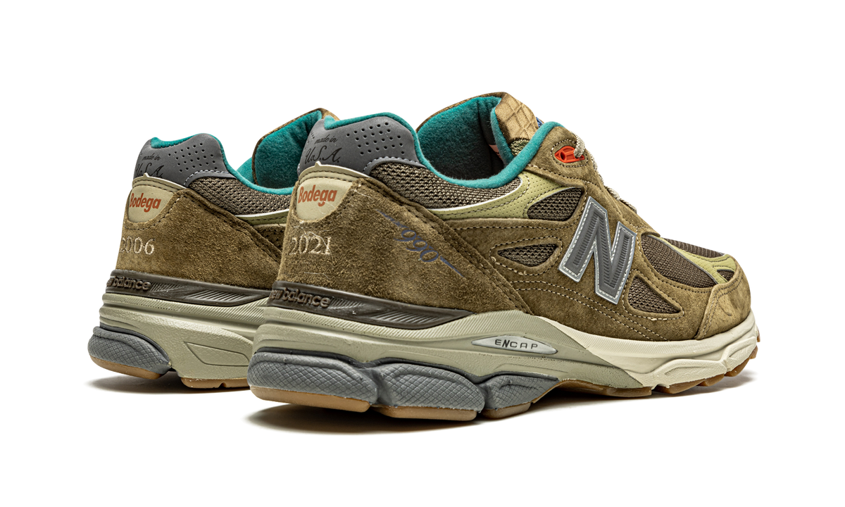 Overkicks - New Balance 990v3 MiUSA Bodega Here To Stay (M990BD3) - par completo
