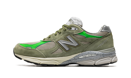 Overkicks - New Balance 990v3 MiUSA Patta Keep Your Family Close (M990PP3) - vista lateral