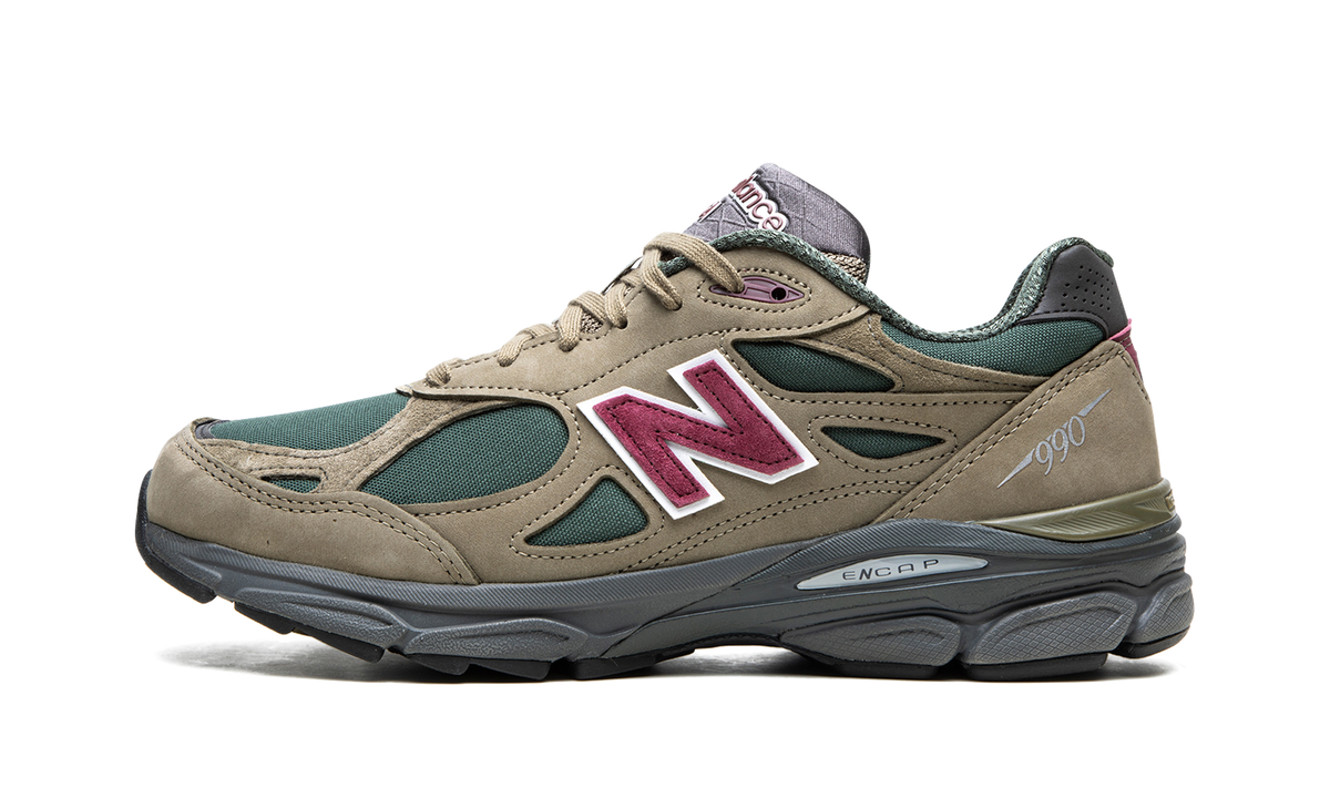 Overkicks - New Balance 990v3 MiUSA Teddy Santis Green Purple (M990GP3) - vista lateral