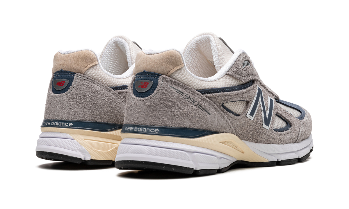 Overkicks - New Balance 990v4 MiUSA Grey Day (2023) (U990TA4) - detalle suela