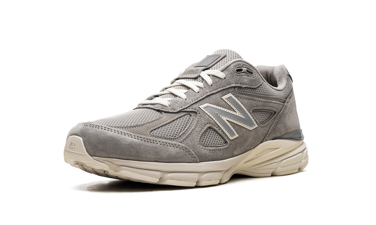 Overkicks - New Balance 990v4 MiUSA Kith Moonrock (U990KT4) - detalle suela