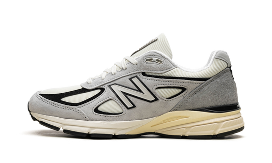 Overkicks - New Balance 990v4 MiUSA Teddy Santis Grey Black Cream (U990TG4) - vista lateral