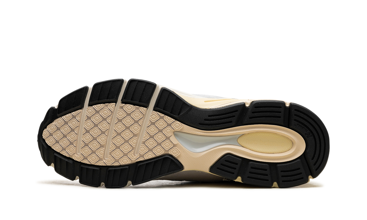 Overkicks - New Balance 990v4 MiUSA Teddy Santis Grey Black Cream (U990TG4) - vista superior