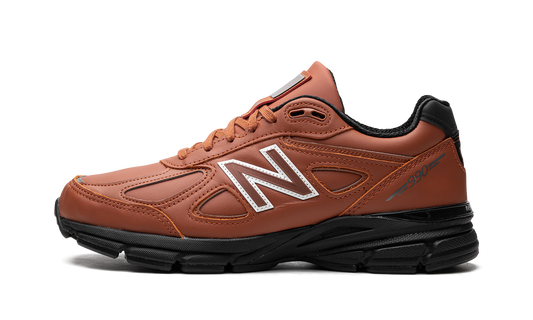 Overkicks - New Balance 990v4 MiUSA Teddy Santis Mahogany (U990RB4) - vista lateral