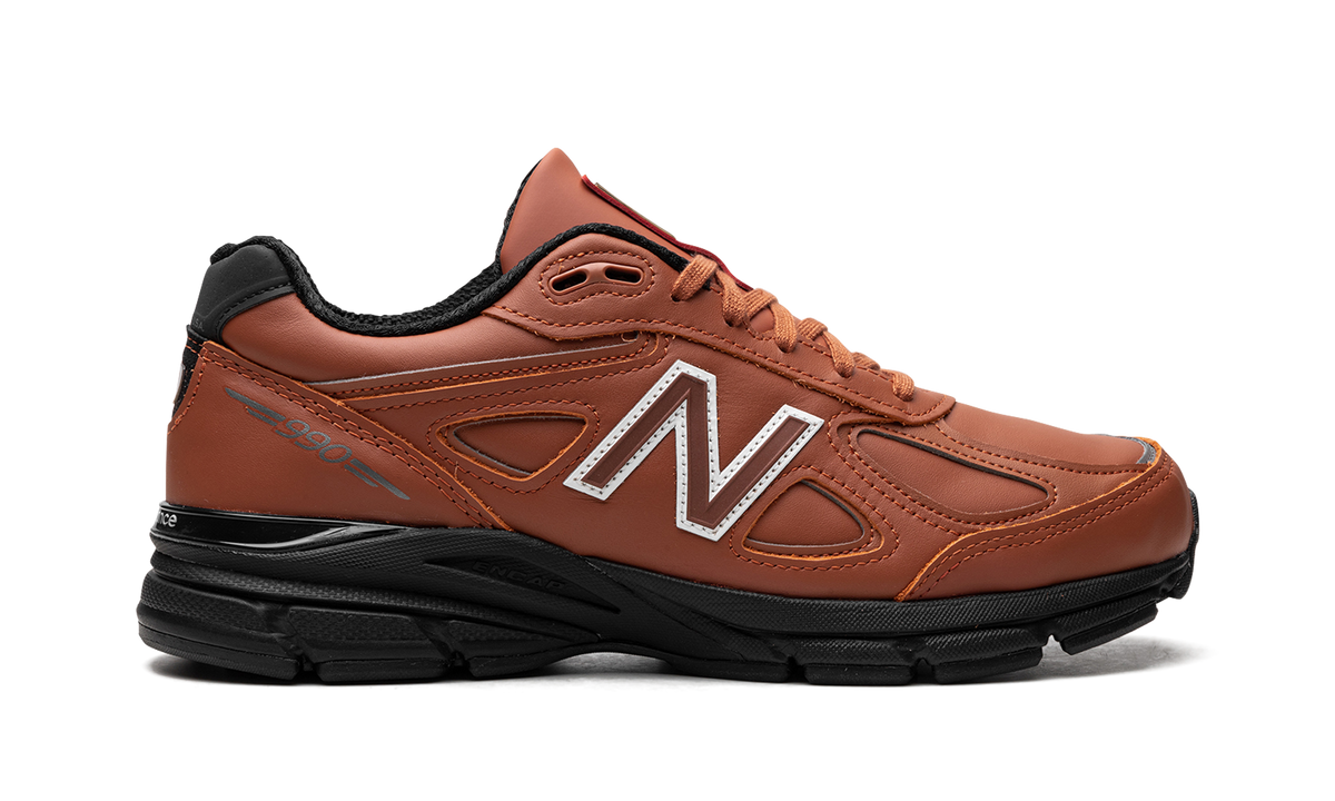 Overkicks - New Balance 990v4 MiUSA Teddy Santis Mahogany (U990RB4) - detalle talón