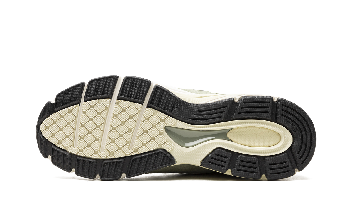 Overkicks - New Balance 990v4 MiUSA Teddy Santis Olive Incense (U990GT4) - vista superior